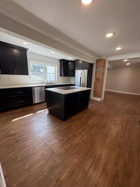 Kitchen - 402 E Olive St, Bolivar, MO 65613 photo 2 of 4