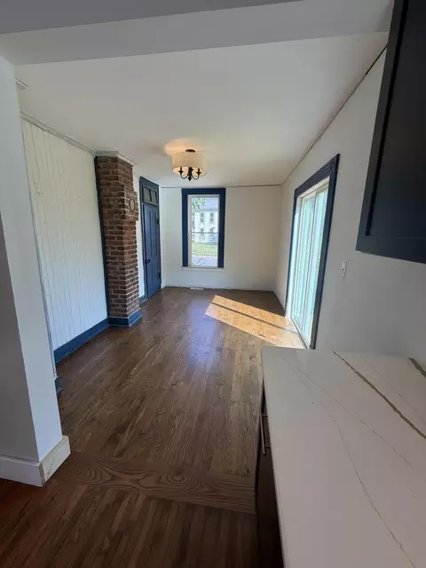 Other - 402 E Olive St, Bolivar, MO 65613 photo 1 of 4