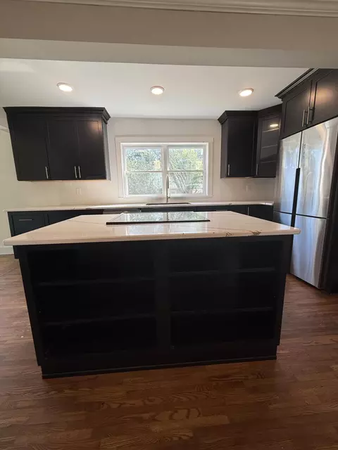 Kitchen - 402 E Olive St, Bolivar, MO 65613 photo 4 of 4