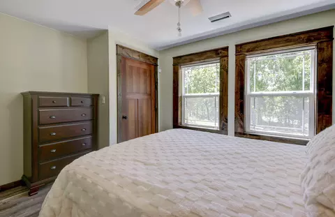 Bedroom - 303 Bayshore St, Shell Knob, MO 65747 photo 5 of 7