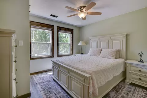 Bedroom - 303 Bayshore St, Shell Knob, MO 65747 photo 6 of 7