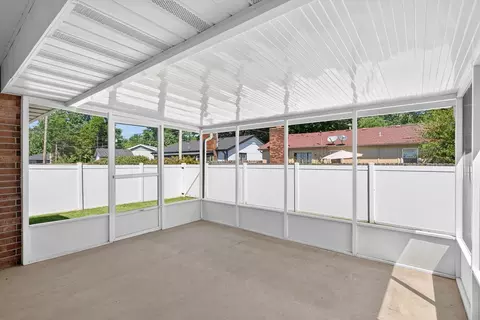 Exterior - 1333 W Edgewood St, Springfield, MO 65807 photo 5 of 9