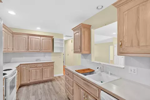 Kitchen - 1333 W Edgewood St, Springfield, MO 65807 photo 4 of 4