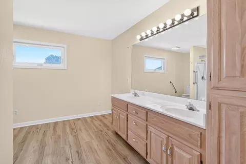 Bath - 1333 W Edgewood St, Springfield, MO 65807 photo 1 of 4
