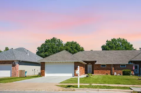 Exterior - 1333 W Edgewood St, Springfield, MO 65807 photo 3 of 9