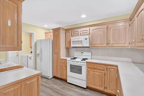 Kitchen - 1333 W Edgewood St, Springfield, MO 65807 photo 1 of 4