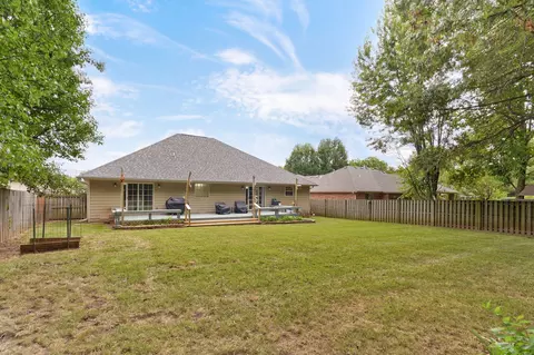 Exterior - 725 S Christopher Ave, Springfield, MO 65802 photo 8 of 10