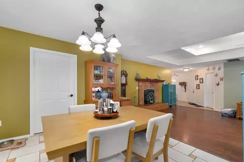 Dining - 725 S Christopher Ave, Springfield, MO 65802 photo 1 of 2
