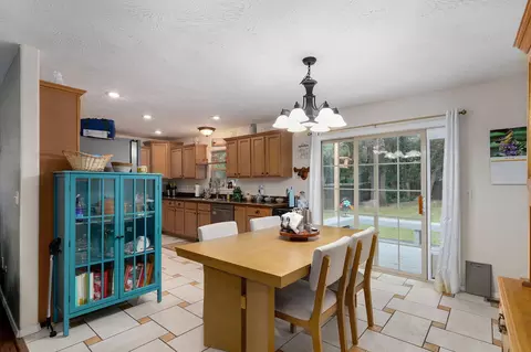 Dining - 725 S Christopher Ave, Springfield, MO 65802 photo 2 of 2