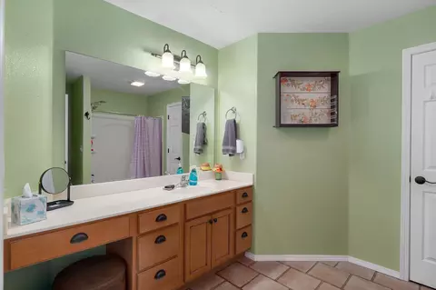 Bath - 725 S Christopher Ave, Springfield, MO 65802 photo 4 of 5