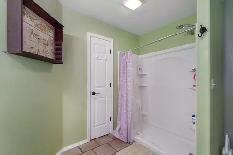 Bath - 725 S Christopher Ave, Springfield, MO 65802 photo 5 of 5
