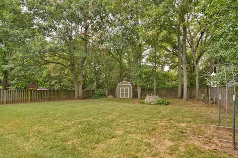Exterior - 725 S Christopher Ave, Springfield, MO 65802 photo 7 of 10