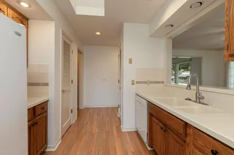 Kitchen - 4035 S Parkcrest Ave, Springfield, MO 65810 photo 3 of 4
