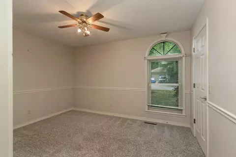 Bedroom - 4035 S Parkcrest Ave, Springfield, MO 65810 photo 3 of 5