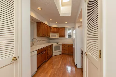 Kitchen - 4035 S Parkcrest Ave, Springfield, MO 65810 photo 1 of 4