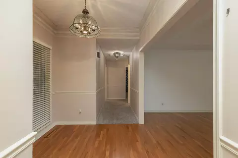 Entry Way - 4035 S Parkcrest Ave, Springfield, MO 65810 photo 3 of 4