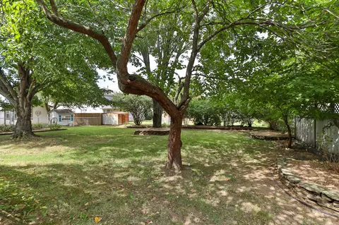 Exterior - 4035 S Parkcrest Ave, Springfield, MO 65810 photo 7 of 7