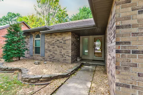 Exterior - 4035 S Parkcrest Ave, Springfield, MO 65810 photo 3 of 7