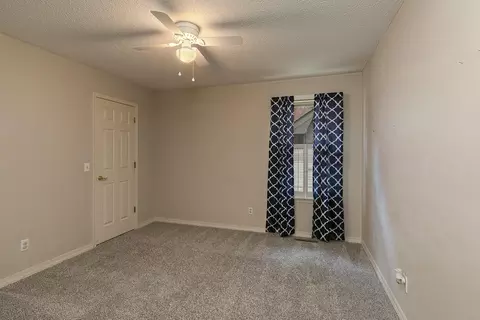 Bedroom - 4035 S Parkcrest Ave, Springfield, MO 65810 photo 4 of 5