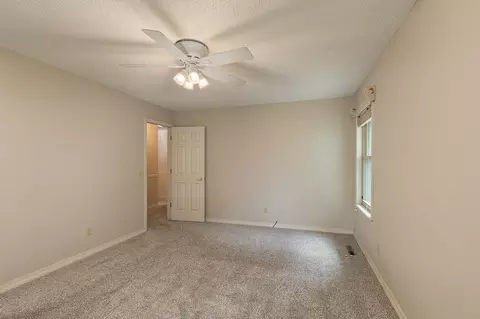 Bedroom - 4035 S Parkcrest Ave, Springfield, MO 65810 photo 2 of 5