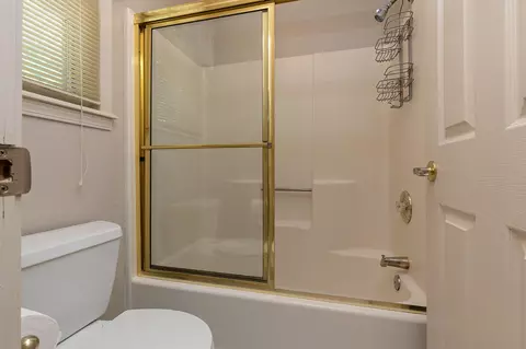 Bath - 4035 S Parkcrest Ave, Springfield, MO 65810 photo 3 of 3
