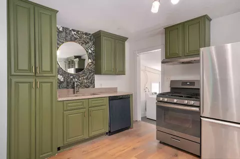 Kitchen - 2620 W Chestnut St, Springfield, MO 65802 photo 2 of 4