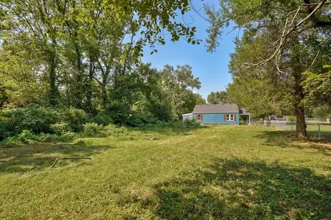 Exterior - 2620 W Chestnut St, Springfield, MO 65802 photo 5 of 6