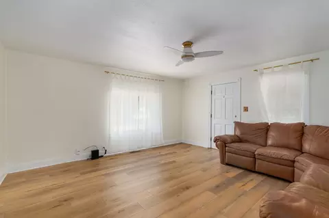 Living - 2620 W Chestnut St, Springfield, MO 65802 photo 1 of 3