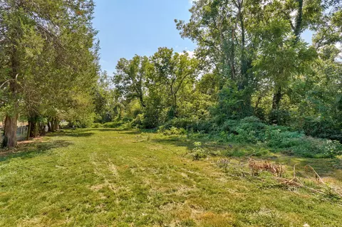 Exterior - 2620 W Chestnut St, Springfield, MO 65802 photo 6 of 6