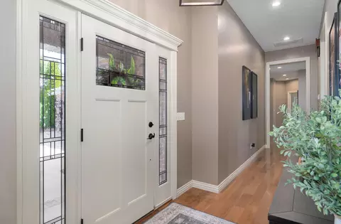 Entry Way - 3820 E Rosebrier St, Springfield, MO 65809 photo 2 of 5