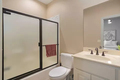 Bath - 3820 E Rosebrier St, Springfield, MO 65809 photo 3 of 5