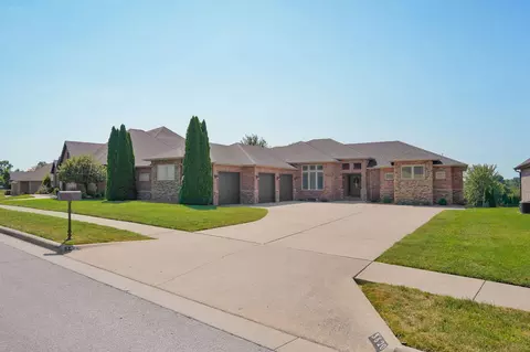 Exterior - 3820 E Rosebrier St, Springfield, MO 65809 photo 2 of 10