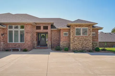 Exterior - 3820 E Rosebrier St, Springfield, MO 65809 photo 4 of 10