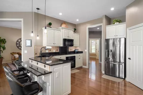 Kitchen - 3820 E Rosebrier St, Springfield, MO 65809 photo 3 of 5