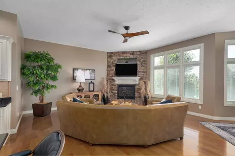 Living - 3820 E Rosebrier St, Springfield, MO 65809 photo 1 of 4