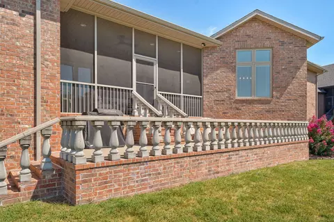 Exterior - 3820 E Rosebrier St, Springfield, MO 65809 photo 7 of 10