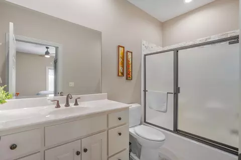 Bath - 3820 E Rosebrier St, Springfield, MO 65809 photo 4 of 5