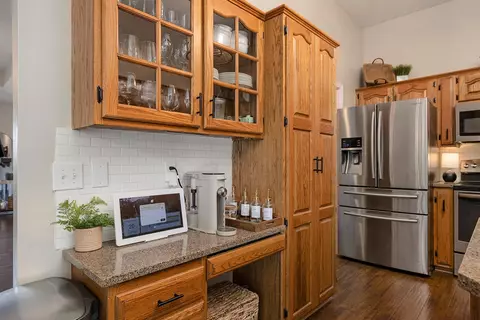 Kitchen - 2103 W Sexton Dr, Springfield, MO 65810 photo 3 of 5