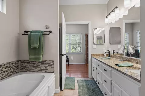 Bath - 227 Sherman Way, Branson, MO 65616 photo 3 of 6