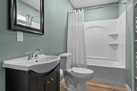 Bath - 227 Sherman Way, Branson, MO 65616 photo 6 of 6