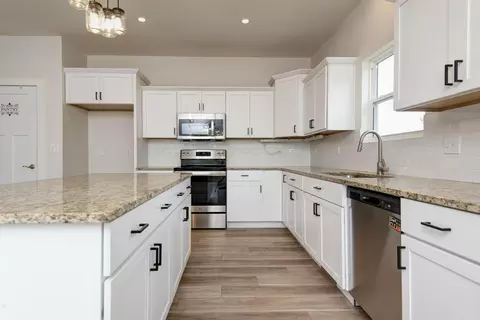 Kitchen - 199 Rockridge Rd, Branson, MO 65616 photo 3 of 7