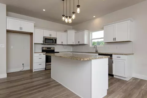 Kitchen - 199 Rockridge Rd, Branson, MO 65616 photo 2 of 7
