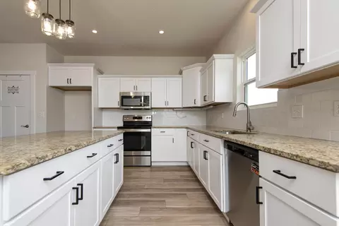 Kitchen - 199 Rockridge Rd, Branson, MO 65616 photo 7 of 7