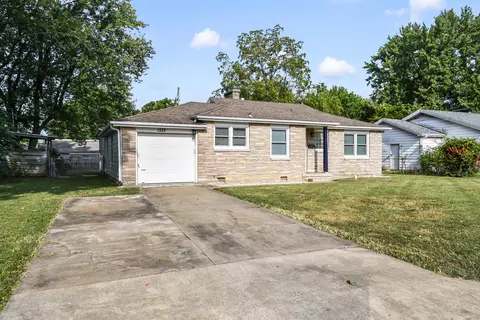 Exterior - 1929 S Fairway Ave, Springfield, MO 65804 photo 2 of 11