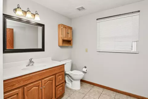 Bath - 1929 S Fairway Ave, Springfield, MO 65804 photo 1 of 4