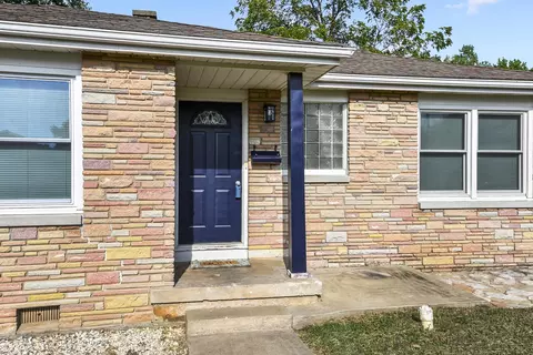 Exterior - 1929 S Fairway Ave, Springfield, MO 65804 photo 4 of 11
