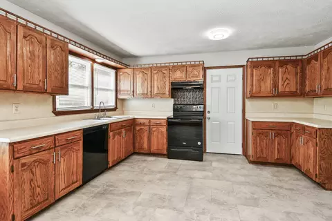 Kitchen - 1929 S Fairway Ave, Springfield, MO 65804 photo 3 of 7