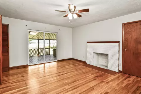 Living - 1929 S Fairway Ave, Springfield, MO 65804 photo 1 of 4