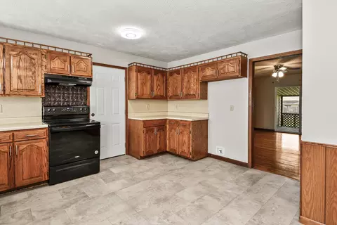 Kitchen - 1929 S Fairway Ave, Springfield, MO 65804 photo 4 of 7