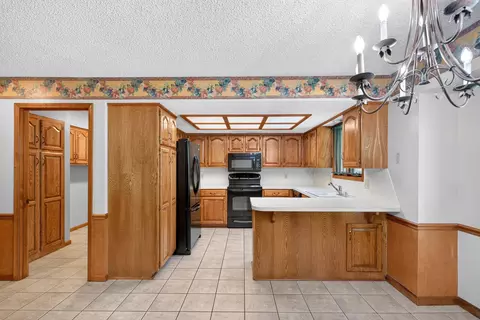 Kitchen - 3447 S Valley View Ave, Springfield, MO 65804 photo 1 of 3